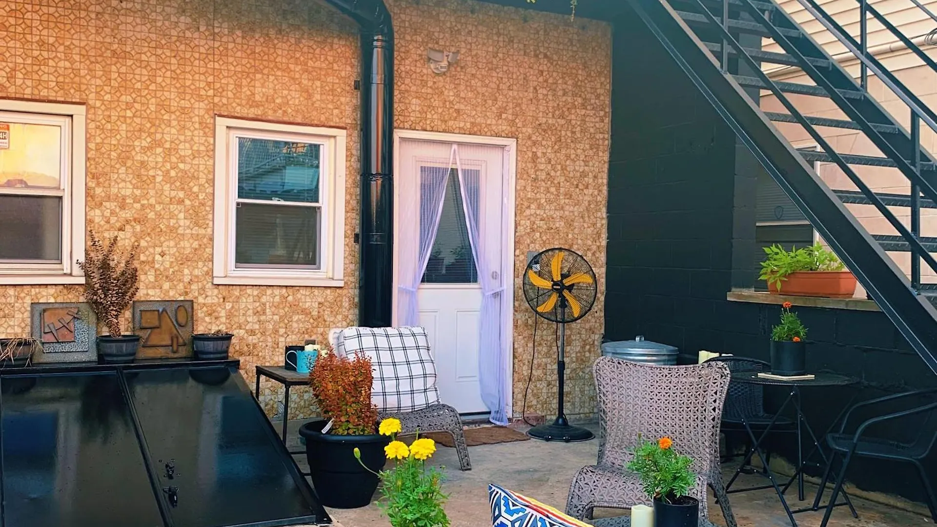 Holiday home Sale!! Brick City Bungalow 20 Mins From Nyc!! Newark