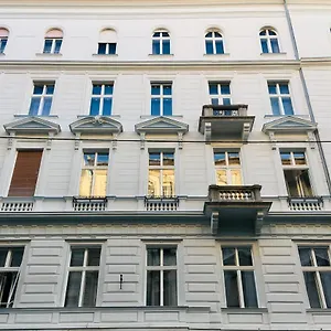 Eclectic Luxury & Spacious 2br Ac In Center Apartment Budapest