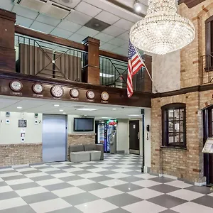 Howard Johnson By Wyndham Airport Hotel