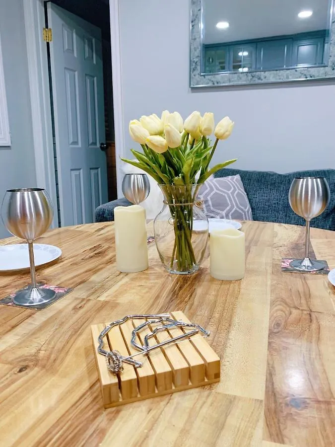 Sale!! Brick City Bungalow 20 Mins From Nyc!! Newark 0*,