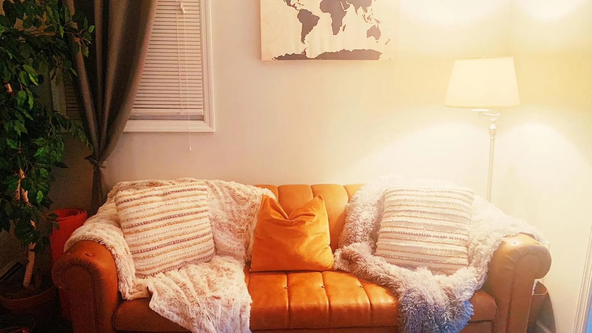 Holiday home Sale!! Brick City Bungalow 20 Mins From Nyc!! Newark