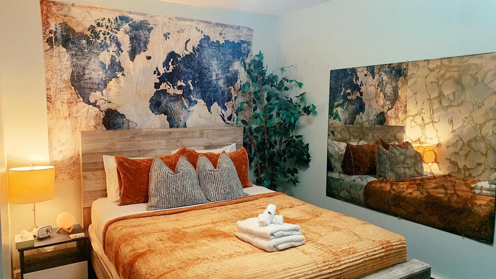 Holiday home Sale!! Brick City Bungalow 20 Mins From Nyc!! Newark
