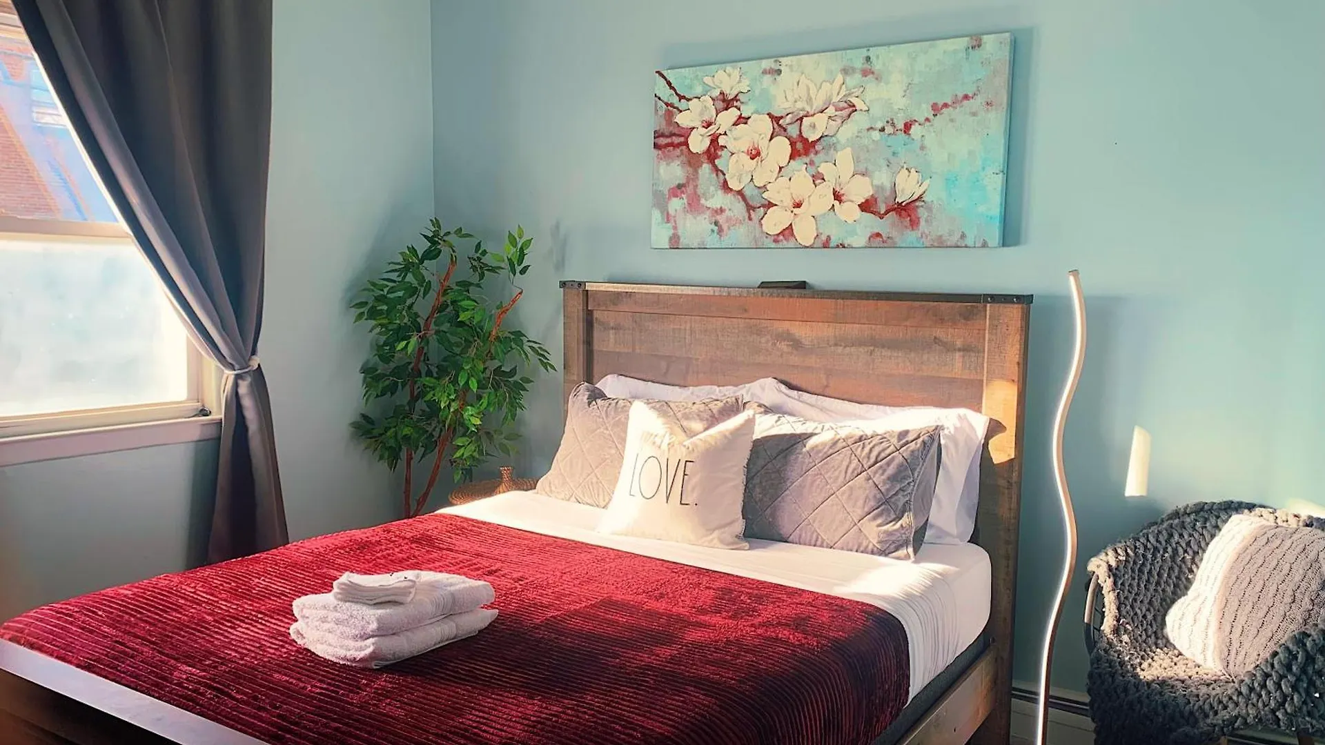 Sale!! Brick City Bungalow 20 Mins From Nyc!! Newark 0*,  United States